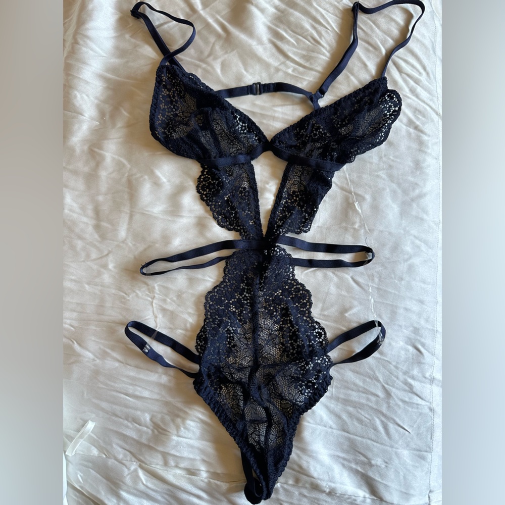 Very beautiful and clean victoria secret set